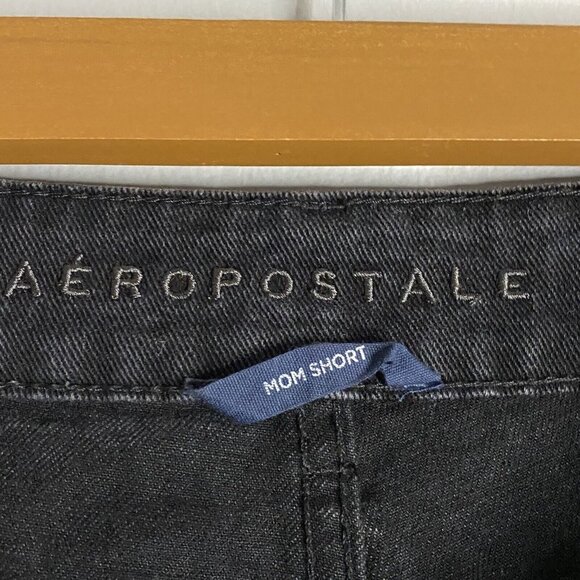 Aeropostale Women's High Waisted Black Distressed Mom Shorts Sz 12 - Picture 3 of 4